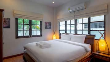 3 bedrooms, blackout curtains, iron/ironing board, free cots/infant beds