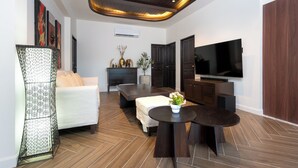Standard Villa, 3 Bedrooms, Non Smoking, Kitchen | Living area | 40-inch Smart TV with satellite channels, TV, Netflix