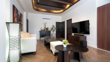 Standard Villa, 3 Bedrooms, Non Smoking, Kitchen | Living area | 40-inch Smart TV with satellite channels, TV, Netflix