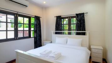 3 bedrooms, desk, blackout curtains, iron/ironing board