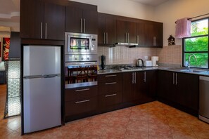 Standard Villa, 3 Bedrooms, Non Smoking, Kitchen | Private kitchen
