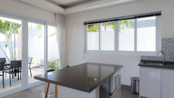 Superior Villa, 3 Bedrooms, Non Smoking, Kitchen | Private kitchen | Full-sized fridge, microwave, oven, stovetop