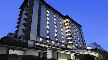Esterni