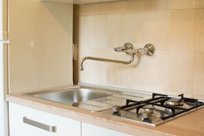 Standard Apartment (N2) | Private kitchenette - Apartments Petener - Great Location (Medulin)