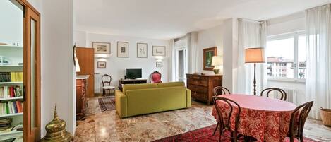 Télévision à écran plat