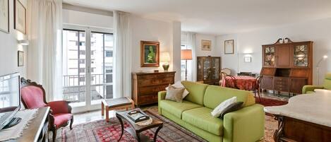 Télévision à écran plat