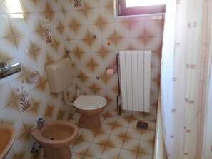 Apartment, 2 Bedrooms (N2) | Bathroom