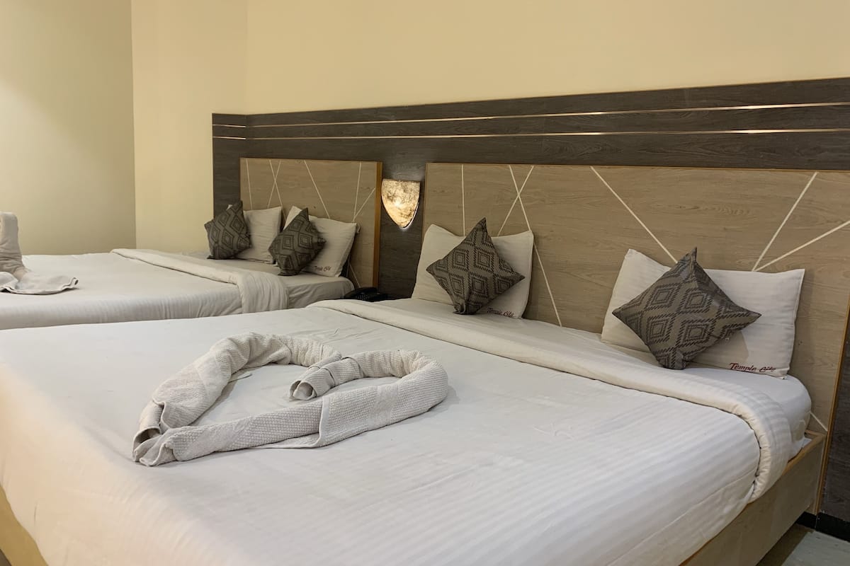 Habitación cuádruple familiar | Ropa de cama de alta calidad, escritorio, sistema de insonorización