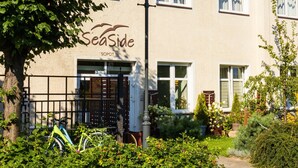 A building with a sign reading "Seaside" and "SOPOT". - SeaSide Sopot (Sopot)