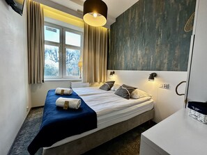 Literie hypoallergénique, lit avec matelas en mousse à mémoire