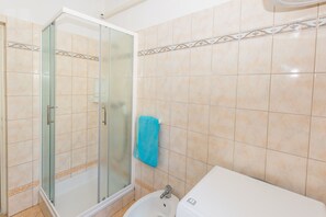 Appartement, 4 chambres | Salle de bain