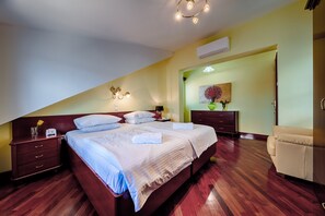 Apartment, 2 Bedrooms | Individually decorated, individually furnished, iron/ironing board - Villa Sunset Water (Vis)