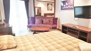 Studio | WiFi, bed sheets