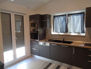 Apartment, 2 Bedrooms | Private kitchen