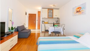 Studio (Apartment) | Living area - Apartment Irena (Pula)