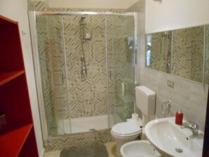 Shower, free toiletries, hair dryer, bathrobes - Casa Bella (Gela)