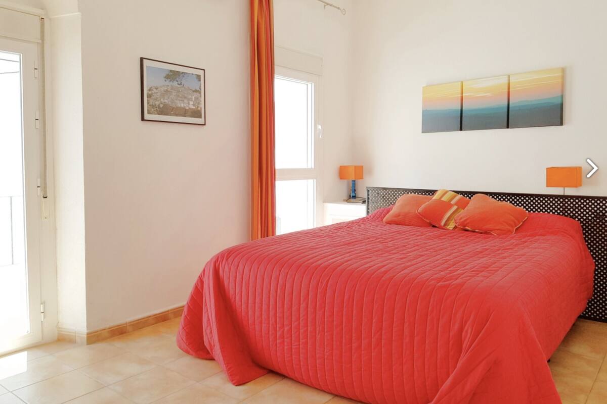 Habitación Confort con 1 cama matrimonial o 2 individuales | Wifi gratis y ropa de cama
