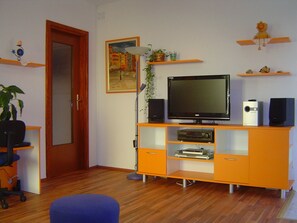 Apartment | Wohnzimmer | Flachbildfernseher