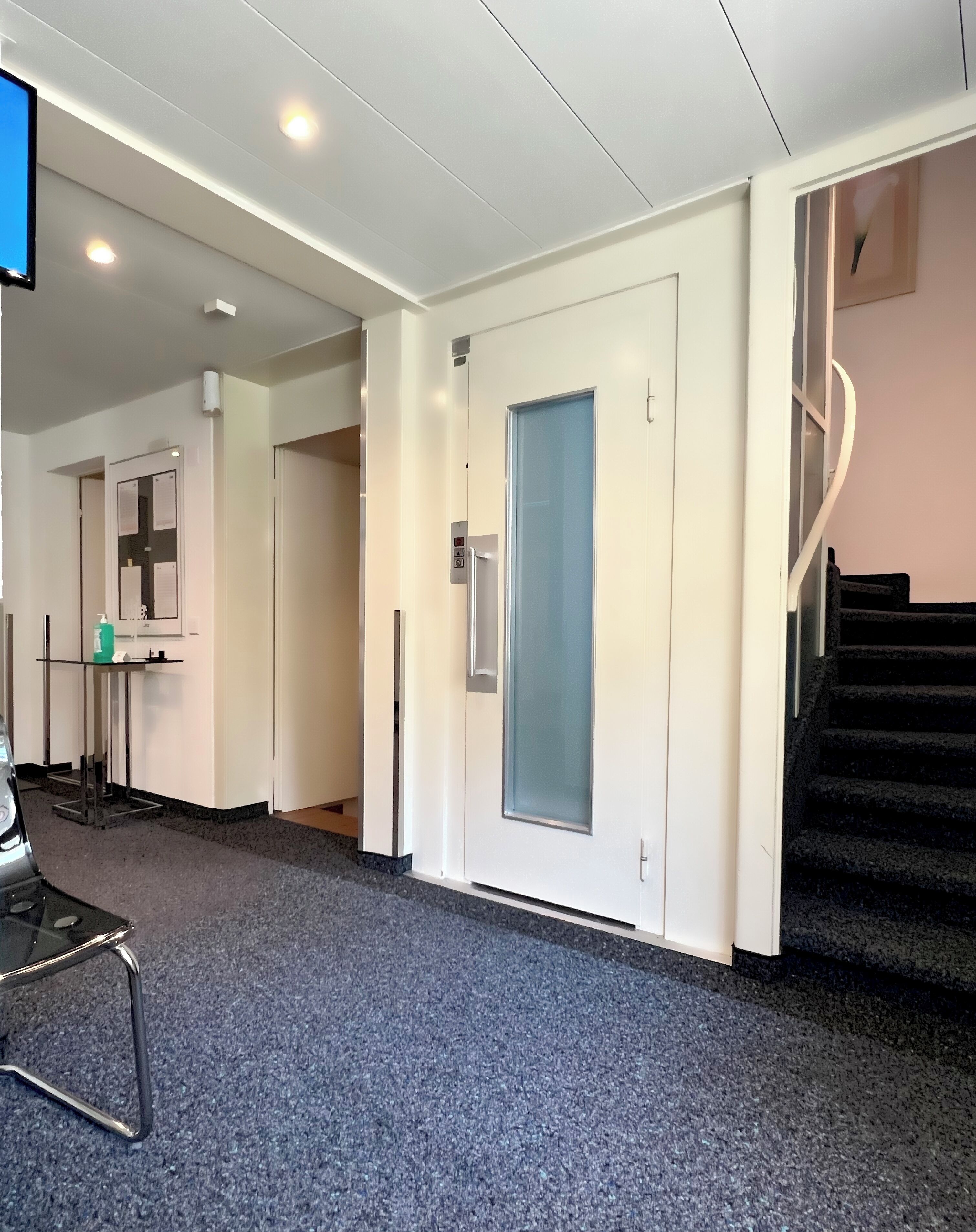 Coin salon dans le hall