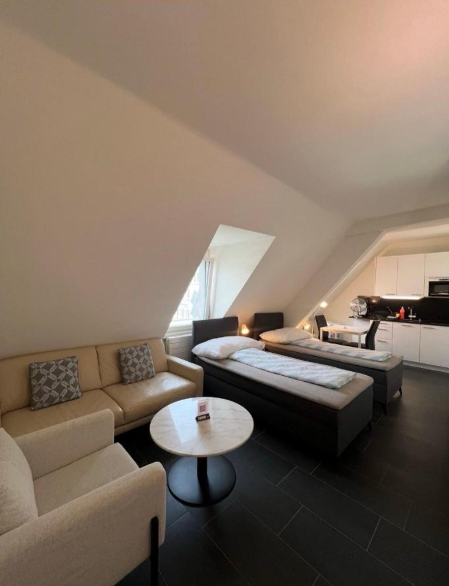 Standard Apartment | Desk, soundproofing, iron/ironing board, free WiFi