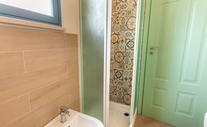 Villa, 2 camere da letto | Bagno | Doccia, asciugacapelli, bidet, asciugamani