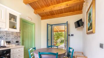 Villa, 2 Bedrooms | In-room dining