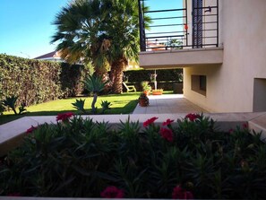 Exterior - Magnolia (Avola)