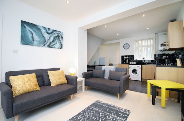 City House | Living area | Smart TV - STOP HERE Swansea City Center (Swansea)