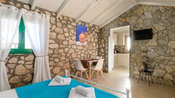 1 habitación, wifi y ropa de cama