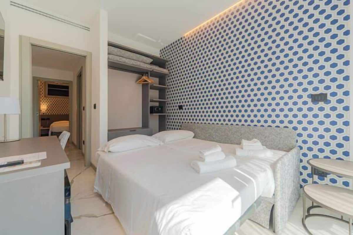 Bureau, draps fournis