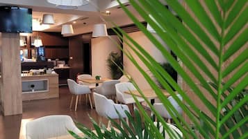 Daily buffet breakfast (EUR 9.2 per person)