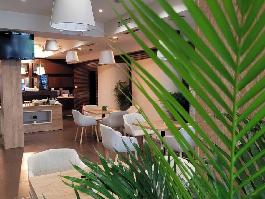 Daily buffet breakfast (EUR 9.2 per person)