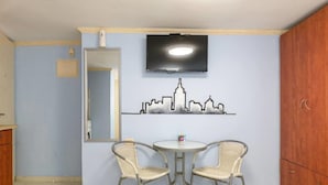 Comfort Studio Suite | In-room dining - Amit's Blue Kingdom (Tel Aviv)