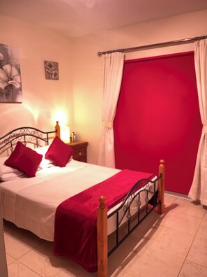 3 bedrooms, in-room safe, iron/ironing board, free WiFi