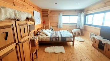 4 chambres, fer et planche à repasser