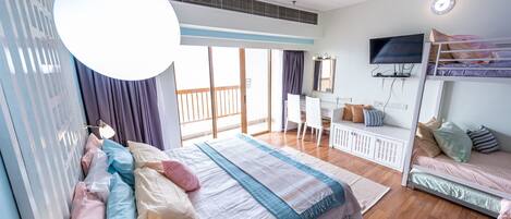 Family Studio Suite (22-106) | In-room safe, blackout drapes, iron/ironing board, free WiFi
