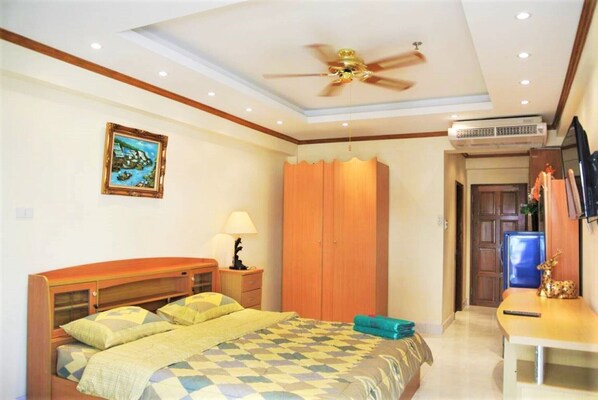 Apartment | 1 bedroom, WiFi, bed sheets