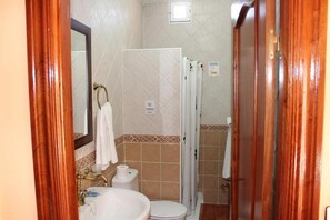 Handtücher, Seife, Toilettenpapier