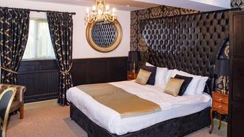 Luxury Double Room | Desk, laptop workspace, iron/ironing board, free WiFi