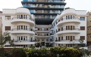 Front of property - Hayarkon 96 (Tel Aviv)