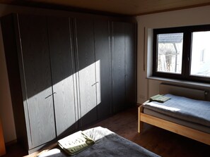 Apartment, 5 Schlafzimmer, Terrasse, Erdgeschoss