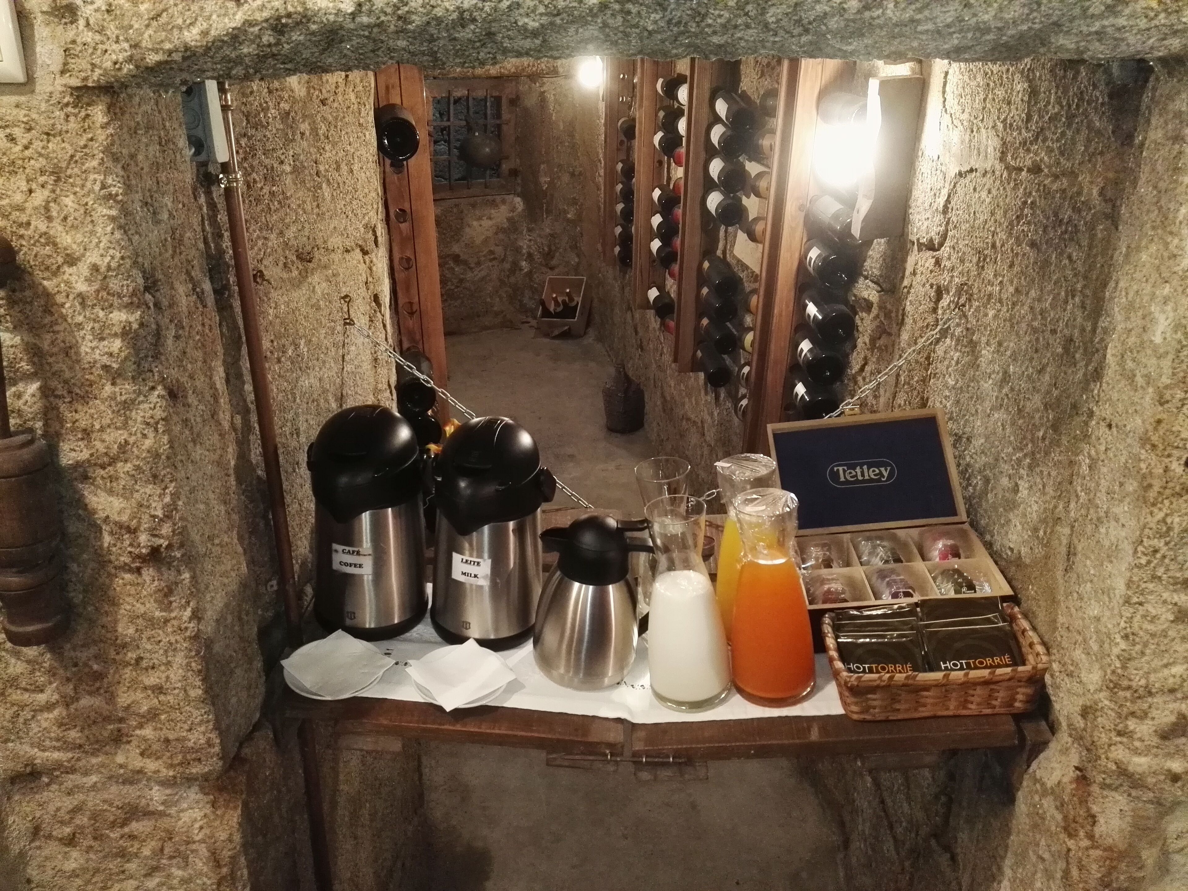 Café da manhã com buffet todos os dias mediante uma taxa