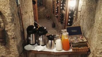 Café da manhã com buffet todos os dias mediante uma taxa