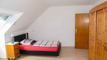 Rollaway beds, free WiFi, bed sheets