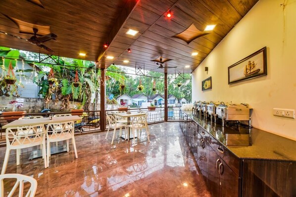 Coffee shop - La Gracia Resort (Morjim)