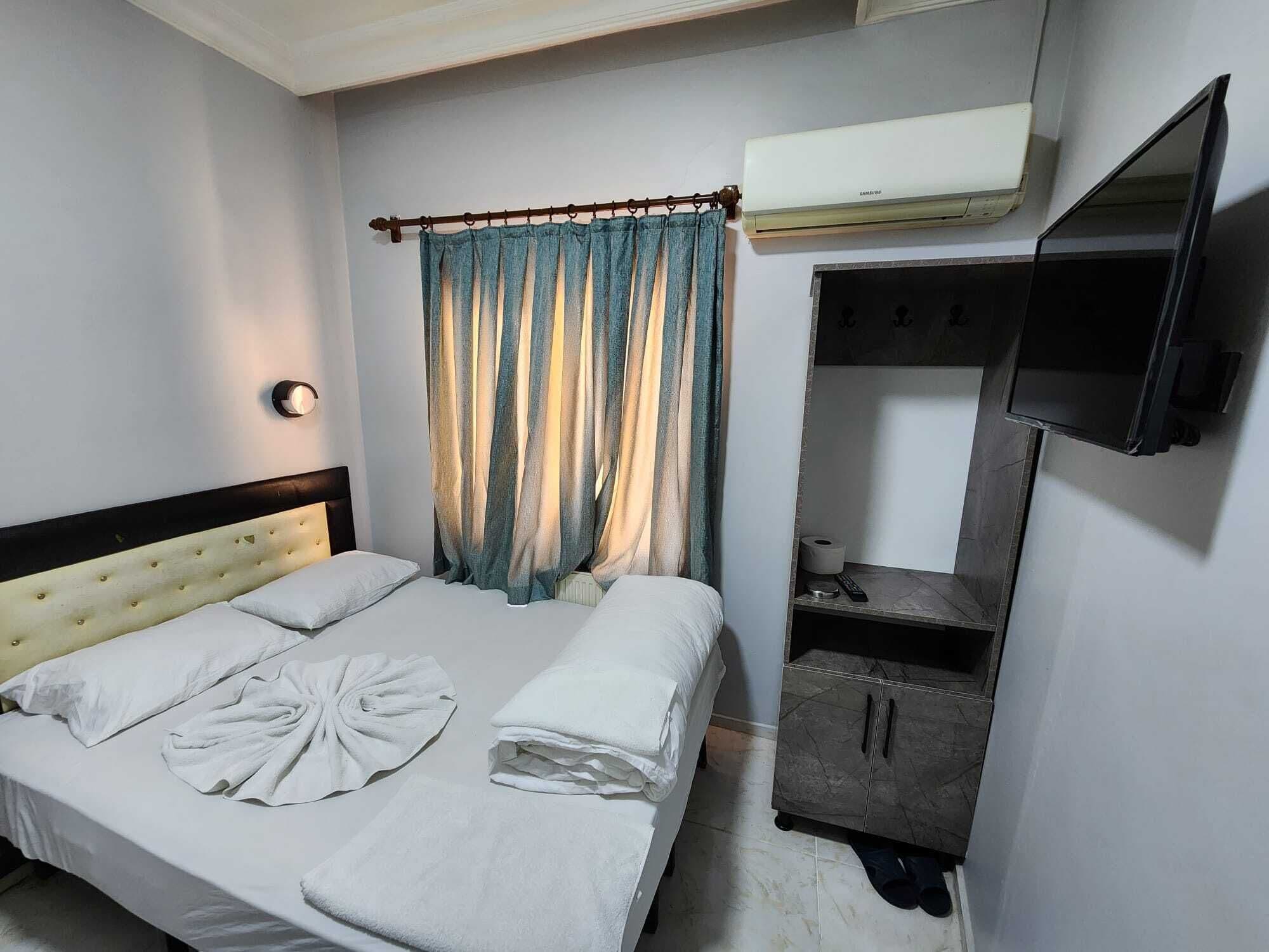 Free WiFi, bed sheets