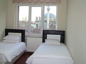Twin Room | Free WiFi, bed sheets - Mevlevi Hotel (Konya)