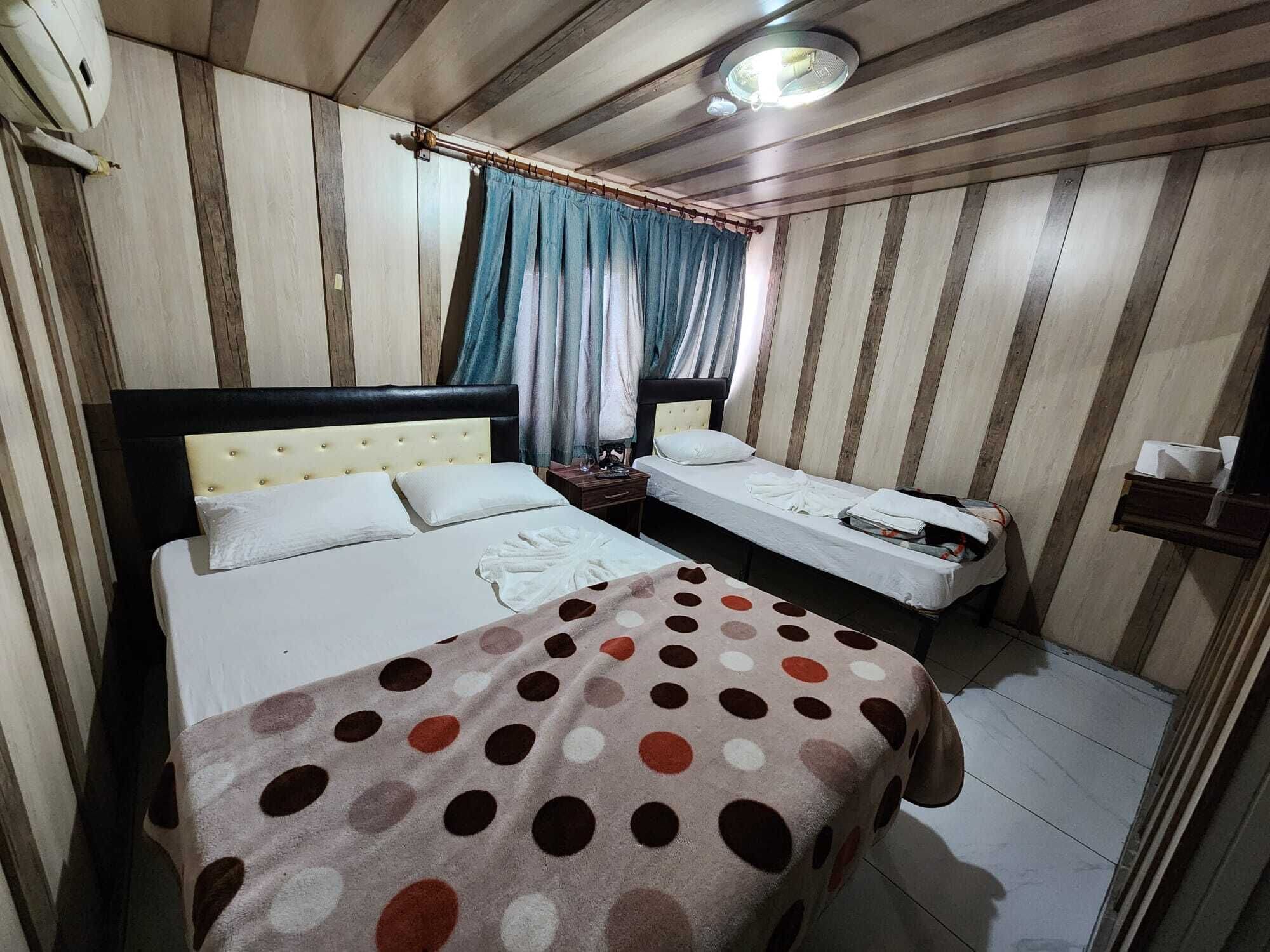 Free WiFi, bed sheets