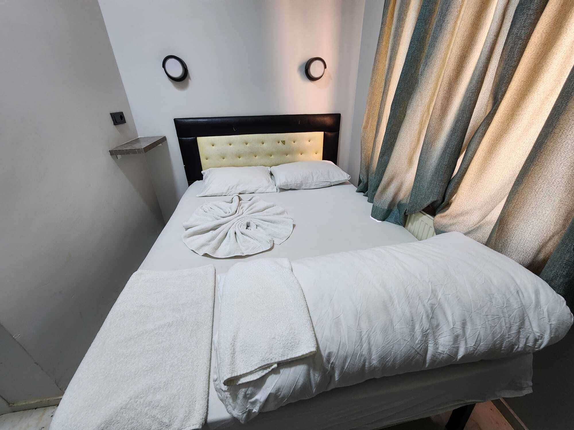 Free WiFi, bed sheets