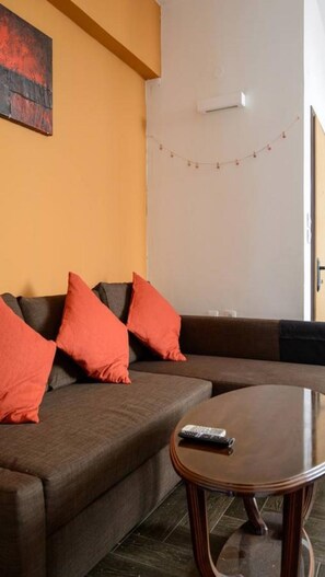 Deluxe Apartment | Living room